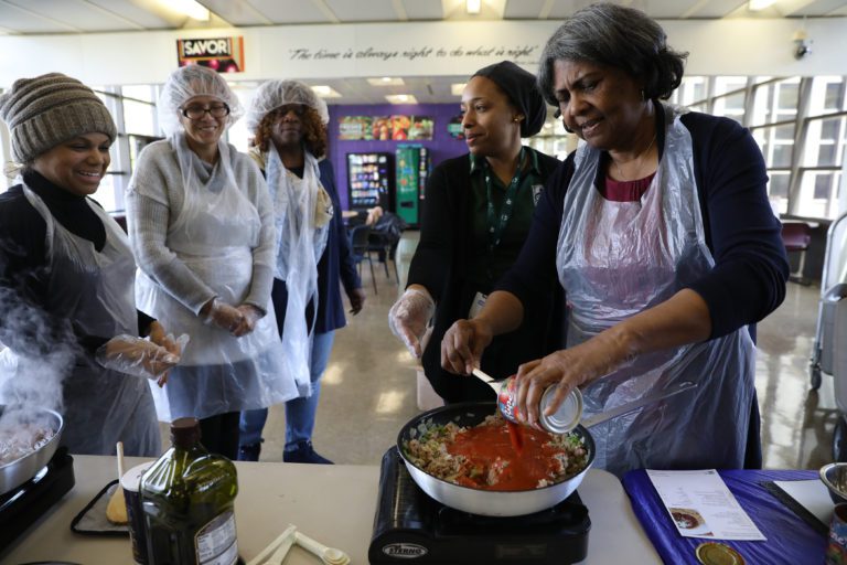 Cooking Class Teaches Healthy Habits | Greater Chicago Food Depository