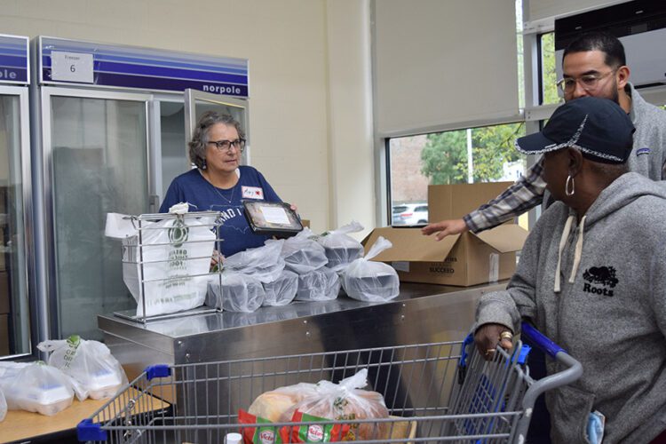 Proud To Serve Communities Greater Chicago Food Depository   DSC 0955 900x600 750x500 